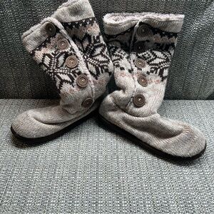 Women’s Mukluks boots Sz 10